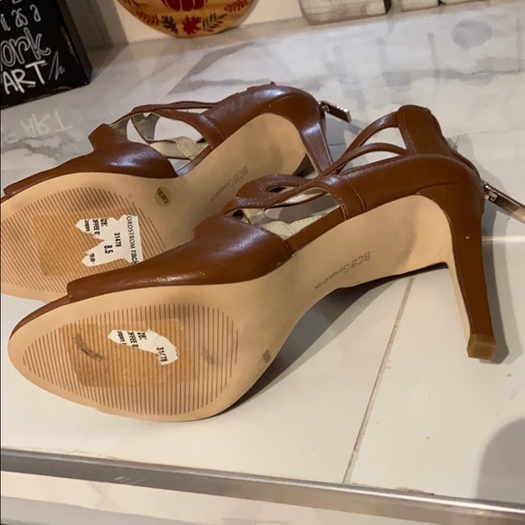 BCBG heels - Picture 3 of 3